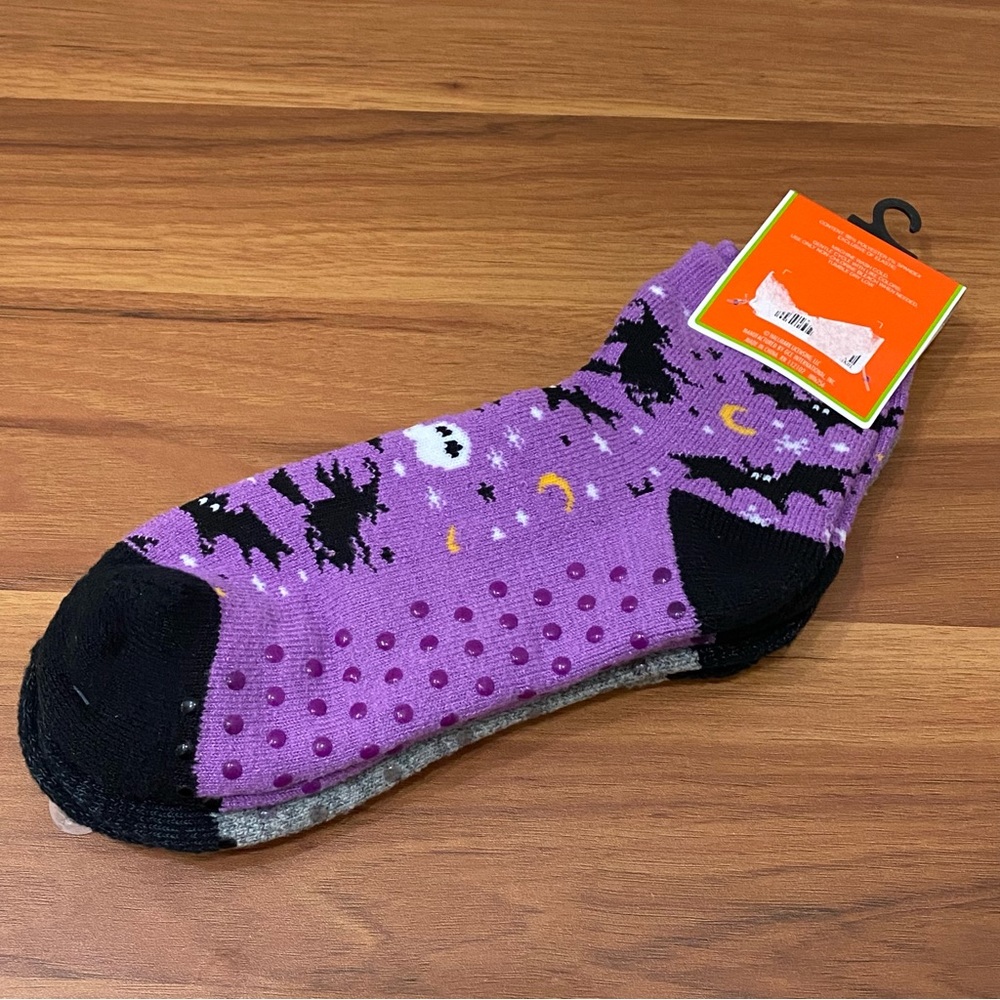 2 pairs HALLMARK Witch Ghost Gnome Non-skid Halloween Anklet Socks Size 4-10